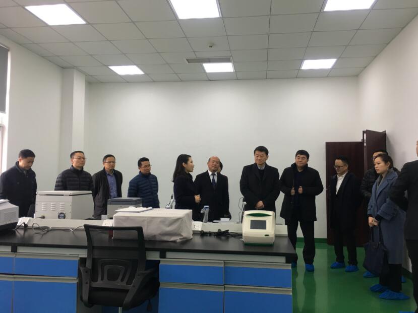 ���ŵ�ί��ǡ����³��ζ��ʶӵ��� �����ÿعɼ���