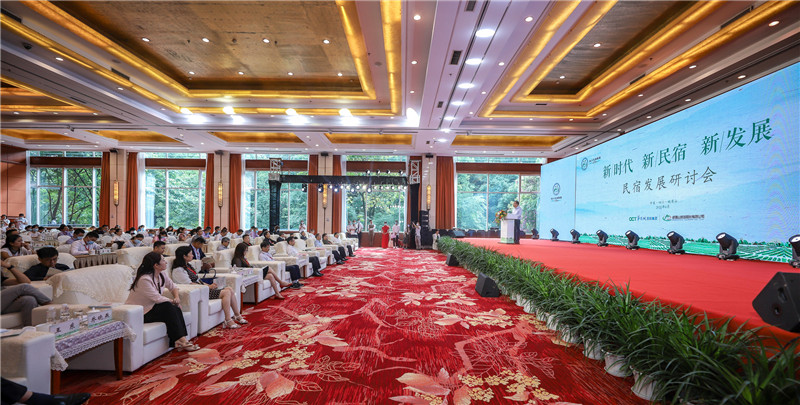 �Ĵ�ʡ������ҵͬ�˽���װ��ʱ�ڡ������ޡ��·�չ�����޷�չ���л�