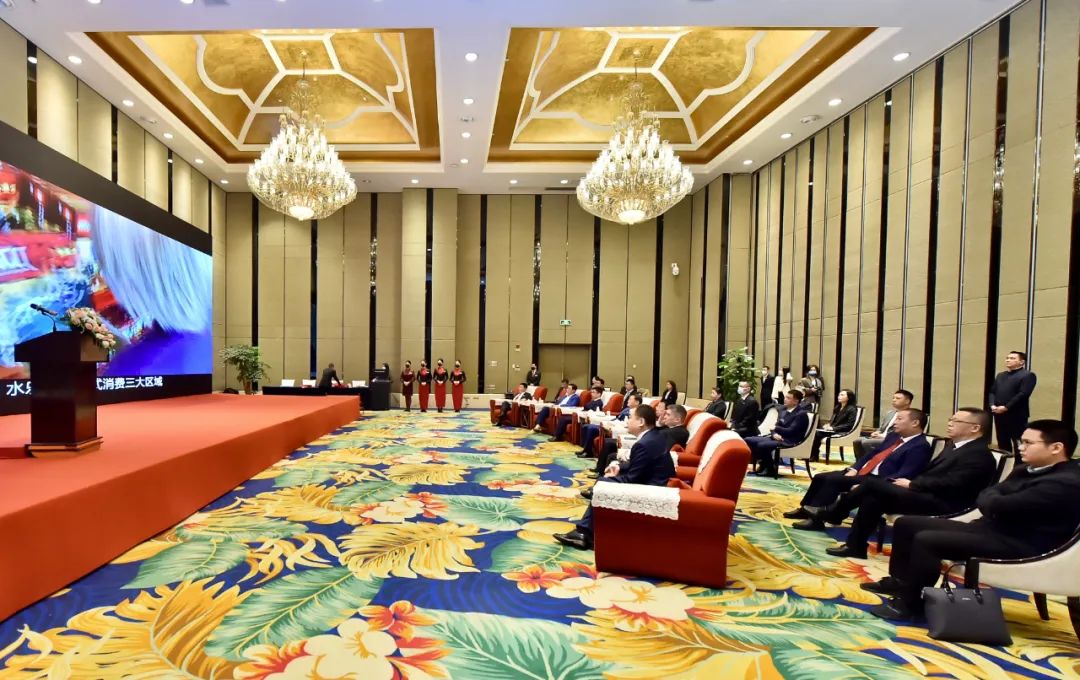 �Ĵ�bevictorΰ�¼���Я�ֶ෽ǩ��������Ŀս��������̸