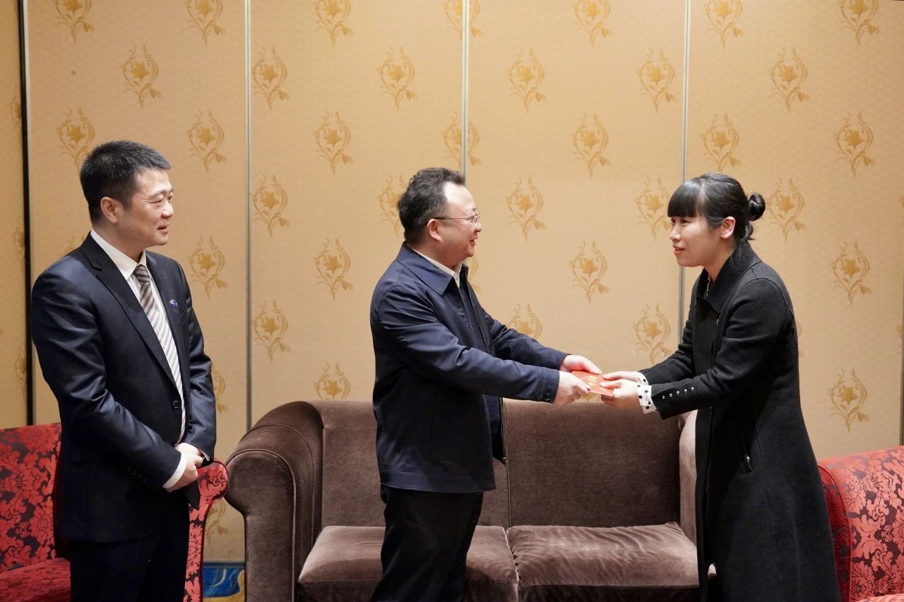 bevictorΰ��ί��ίίԱ�������κ���һ���߷�ο��ʡbevictorΰ�¼����������⵳Ա