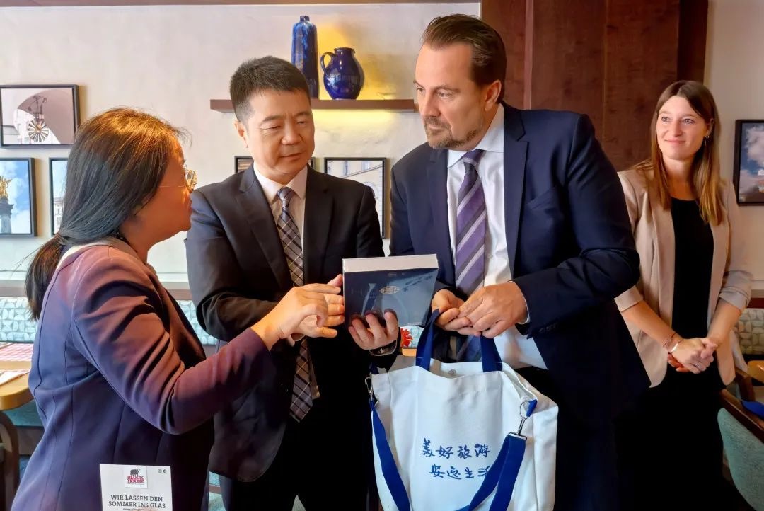 ec655182-c36c-4555-9504-d21be64a663b ec655182-c36c-4555-9504-d21be64a663b